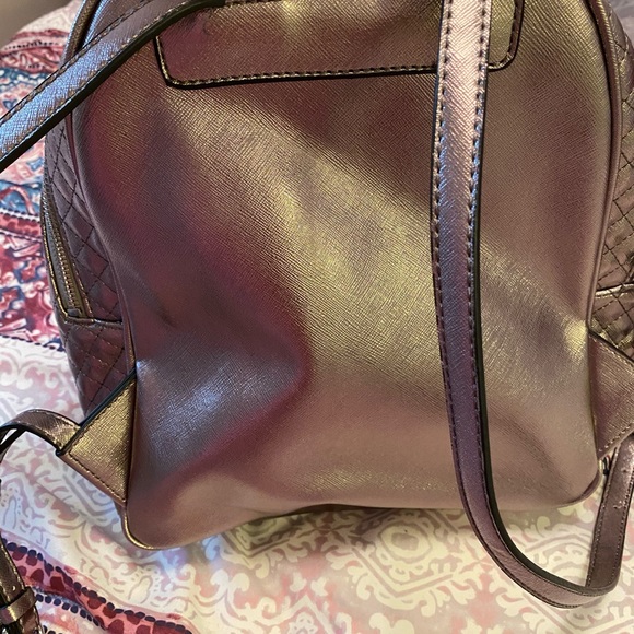 Guess backpack - Picture 2 of 9